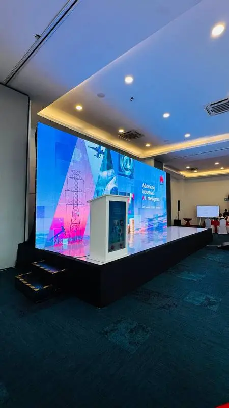 Pantalla LED y video wall de Memories Sound Live en un evento en El Salvador 1